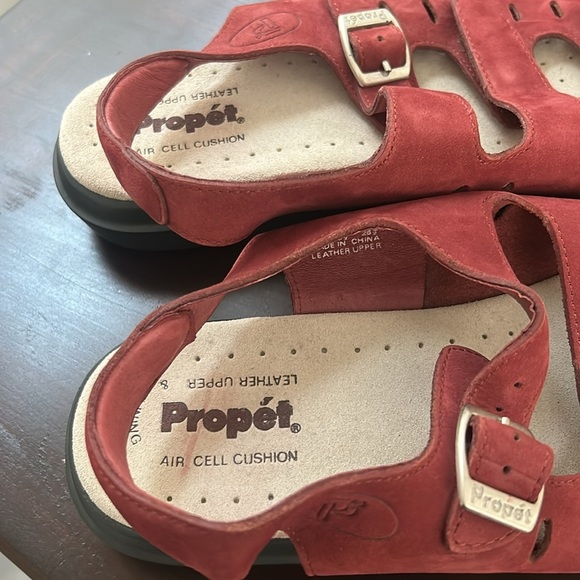 Propet Suede Strappy Red Walking Sandals Women Size 9 Wide - Picture 8 of 16